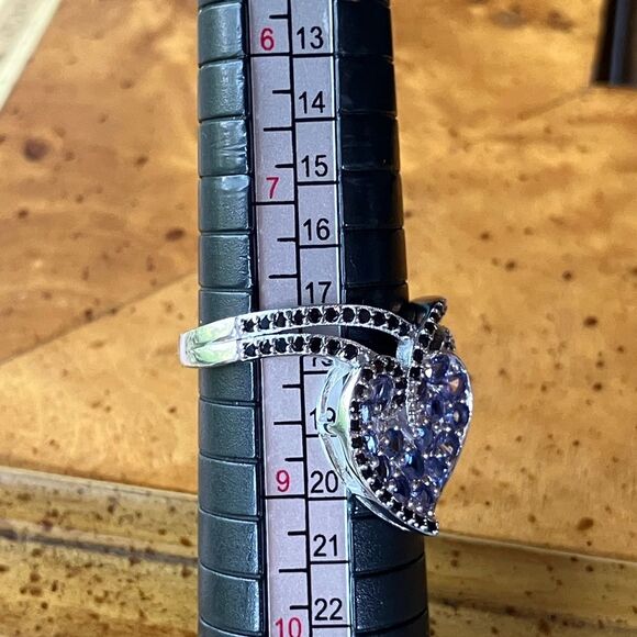 Genuine Tanzanite Black Spinel Sterling Silver Heart Ring Size 8 - Picture 9 of 10